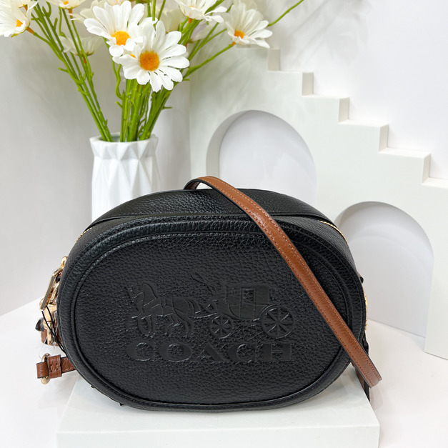 COACH 荔枝皮革橢圓馬車相機包 黑 COACH 荔枝皮革橢圓馬車相機包 黑