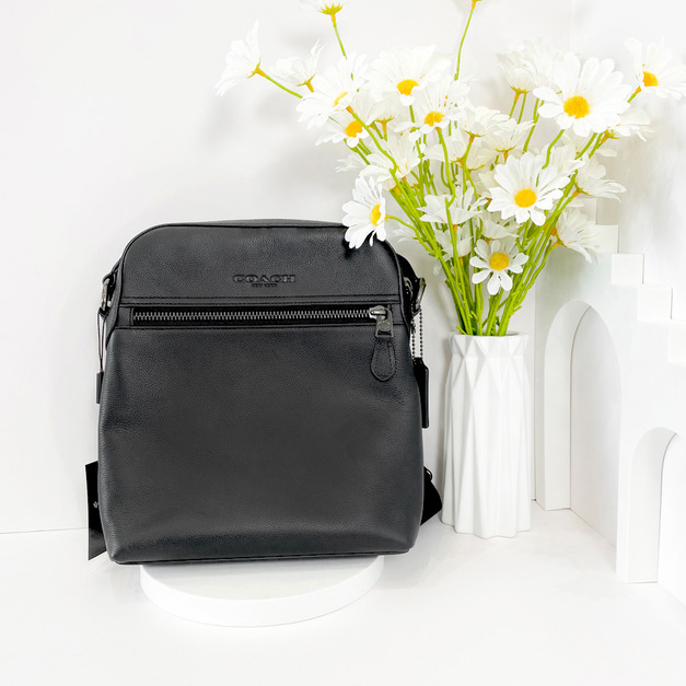 COACH 拉鍊真皮男士斜背包 素黑 COACH 拉鍊真皮男士斜背包 素黑