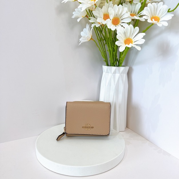 COACH 老花零錢袋三折短夾 奶茶 COACH 老花零錢袋三折短夾 奶茶
