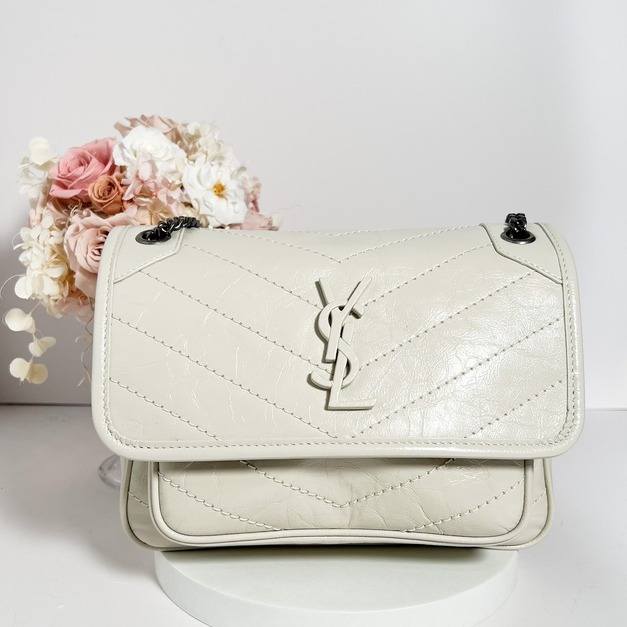 Saint Laurent Paris YSL 揉製小牛皮翻蓋NIKI鏈包 小款 奶白 Saint Laurent Paris YSL 揉製小牛皮翻蓋NIKI鏈包 小款 奶白