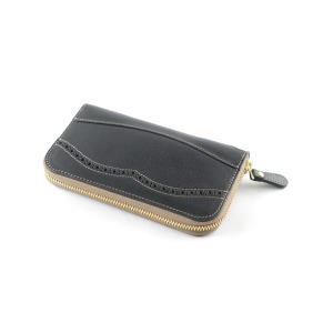 【Takumics】Dieci Medalion 翼紋雕花 弧形拉鍊皮夾 M / 2色展開 【Takumics】Dieci Medalion 翼紋雕花 弧形拉鍊皮夾 M / 2色展開