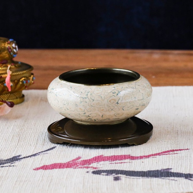 2.5寸白手染生漆爐(含底座)|一爐一世界,紋理皆天成 2.5寸白手染生漆爐(含底座)|一爐一世界,紋理皆天成