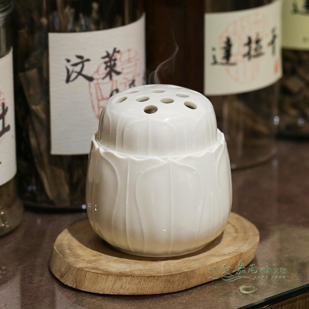 青瓷蓮葉香爐|溫潤如玉 蓮開清淨,供佛香爐推薦 青瓷蓮葉香爐|溫潤如玉 蓮開清淨,供佛香爐推薦