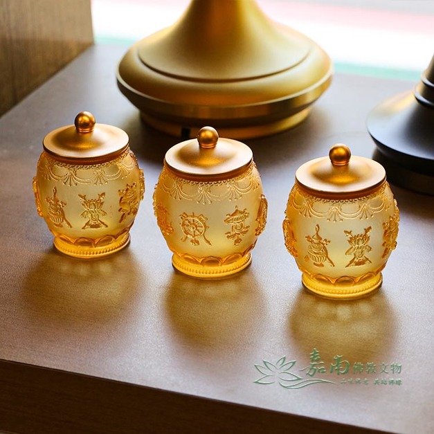 琉璃八吉祥供杯 琥珀色 (中)|八吉祥護持、招福聚氣 琉璃八吉祥供杯 琥珀色 (中)|八吉祥護持、招福聚氣