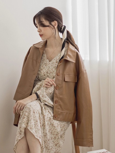 摩卡落肩質感皮衣(兩色) 20040035 摩卡落肩質感皮衣(兩色) 20040035
