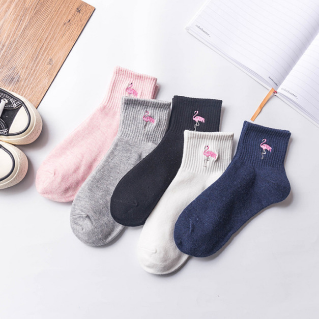 【S004】日系刺繡紅鶴中筒襪(5色) 【S004】日系刺繡紅鶴中筒襪(5色)