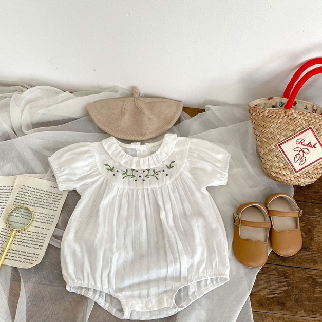 【BA584】日系圓領刺繡小白花短袖包屁衣(1色) 【BA584】日系圓領刺繡小白花短袖包屁衣(1色)