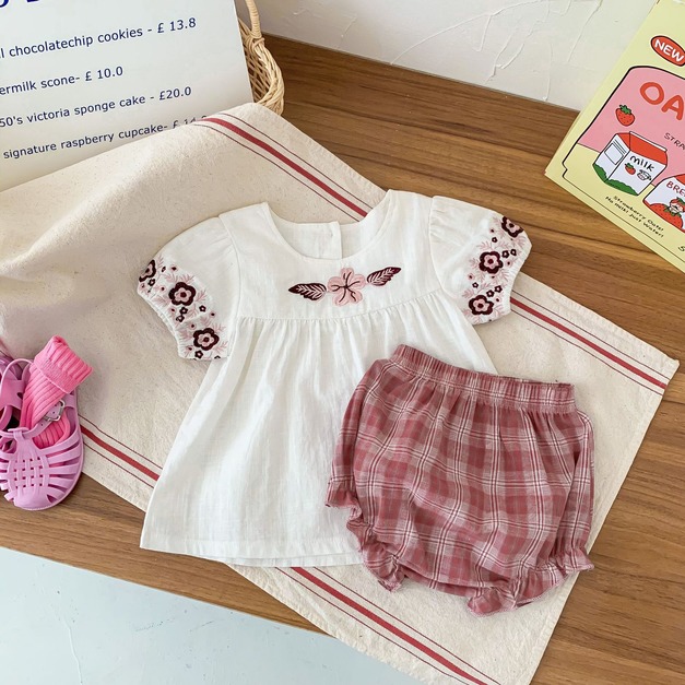 【BE113】日系刺繡花格紋短袖短褲套裝(1色) 【BE113】日系刺繡花格紋短袖短褲套裝(1色)