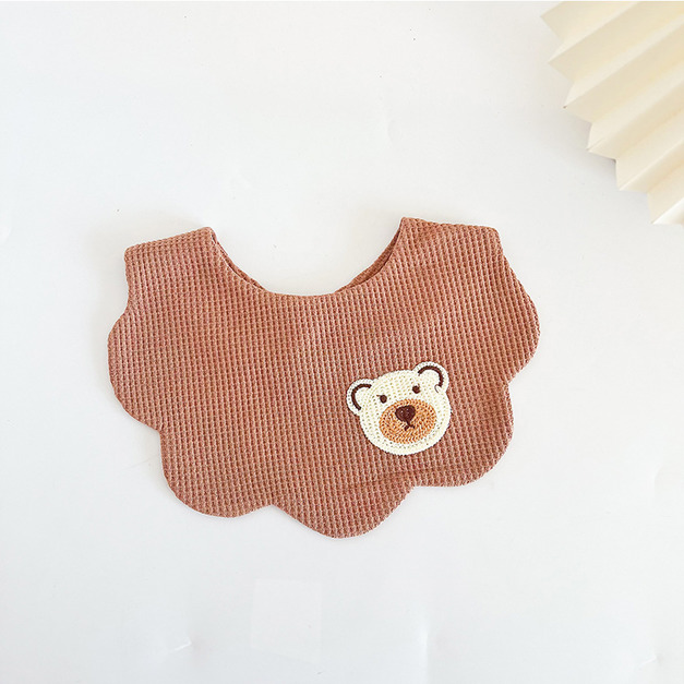 【BW069】韓版刺繡小熊花瓣領口水巾圍兜(咖啡色) 【BW069】韓版刺繡小熊花瓣領口水巾圍兜(咖啡色)