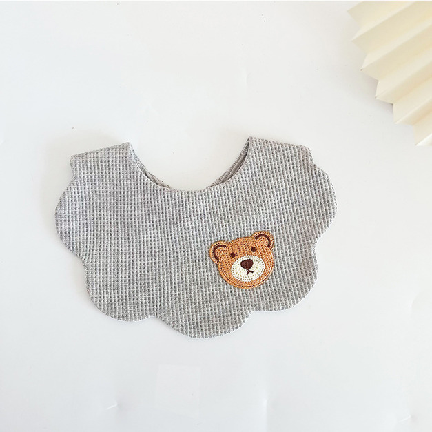 【BW067】韓版刺繡小熊花瓣領口水巾圍兜(灰色) 【BW067】韓版刺繡小熊花瓣領口水巾圍兜(灰色)