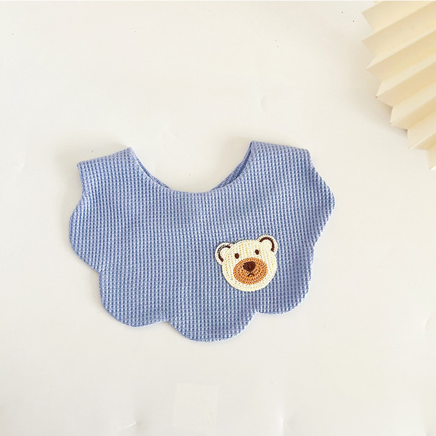 【BW071】韓版刺繡小熊花瓣領口水巾圍兜(天空藍) 【BW071】韓版刺繡小熊花瓣領口水巾圍兜(天空藍)