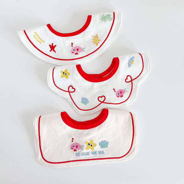 【BW126】韓版刺繡小塗鴉口水巾圍兜3條裝(繽紛字母) 【BW126】韓版刺繡小塗鴉口水巾圍兜3條裝(繽紛字母)