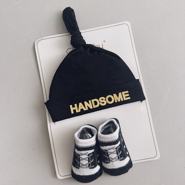 【BP047】歐美風字母寶寶帽子襪子套組(黑色) 【BP047】歐美風字母寶寶帽子襪子套組(黑色)