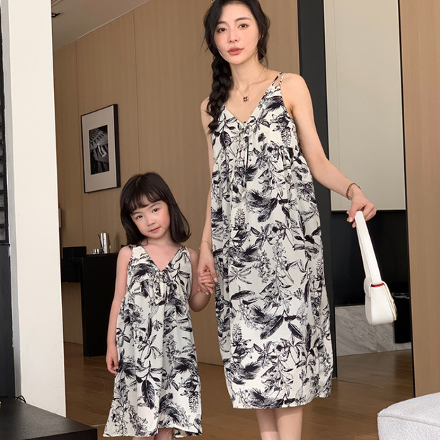 【F188】日系渡假黑白花全家福親子短袖襯衫洋裝(1色) 【F188】日系渡假黑白花全家福親子短袖襯衫洋裝(1色)