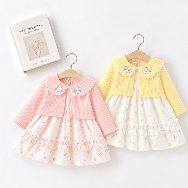 【BG1011】兔兔刺繡娃娃領假兩件針織長袖洋裝(2色) 【BG1011】兔兔刺繡娃娃領假兩件針織長袖洋裝(2色)