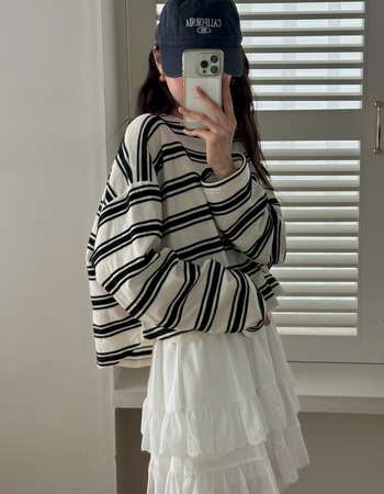 |象牙/軍藍 現貨| 短版落肩橫紋棉質上衣 |象牙/軍藍 現貨| 短版落肩橫紋棉質上衣