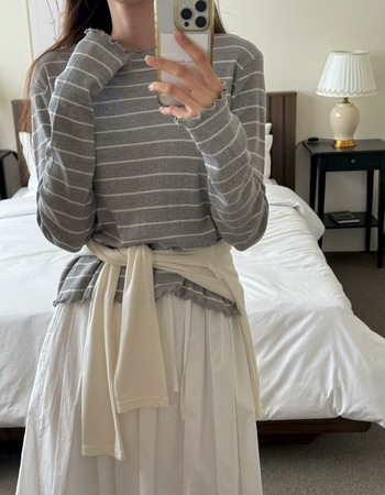 |黑/灰 現貨| 木耳邊圓領棉質上衣 |黑/灰 現貨| 木耳邊圓領棉質上衣