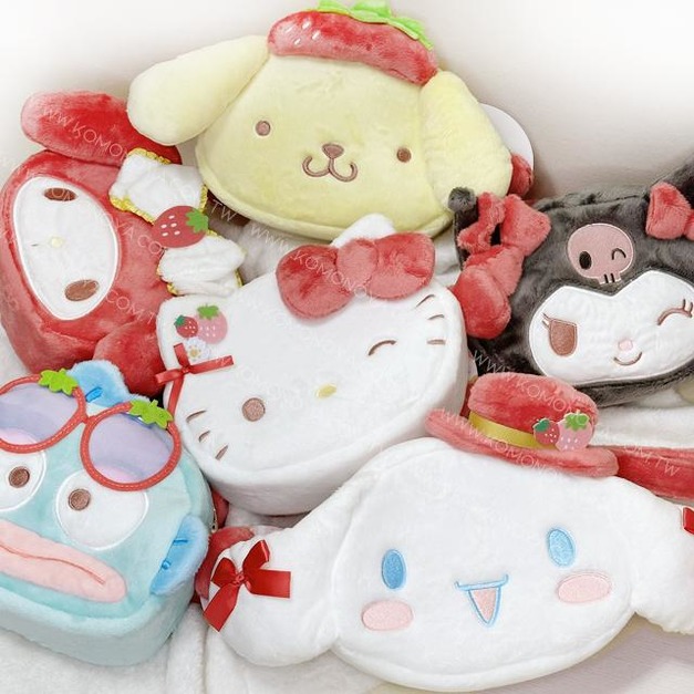 ▲特價【限購】Sanrio 三麗鷗 造型絨毛斜背包 (草莓新聞50週年) Hello Kitty 美樂蒂 大耳狗