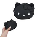 Sanrio 三麗鷗 皮質造型拉鍊化妝包 (黑白大臉款) Kitty 布丁狗 大耳狗 花小兔_1 Sanrio 三麗鷗 皮質造型拉鍊化妝包 (黑白大臉款) Kitty 布丁狗 大耳狗 花小兔_1