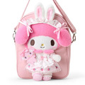 ▲新品特價 Sanrio 三麗鷗 美樂蒂 絨毛造型斜背包 (盛裝打扮 2026角色大賞)_1 ▲新品特價 Sanrio 三麗鷗 美樂蒂 絨毛造型斜背包 (盛裝打扮 2026角色大賞)_1