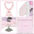 ▲新品特價 Sanrio 三麗鷗 x 粧美堂 美樂蒂 絨毛造型拍立得小卡收納套鑰匙圈 (夢幻幽靈甜點屋)_4 ▲新品特價 Sanrio 三麗鷗 x 粧美堂 美樂蒂 絨毛造型拍立得小卡收納套鑰匙圈 (夢幻幽靈甜點屋)_4