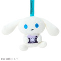 ▲新品特價【預購】Sanrio 三麗鷗 大耳狗 絨毛玩偶吊飾 相機 (I.CINNAMOROLL 悠閒出遊)_1 ▲新品特價【預購】Sanrio 三麗鷗 大耳狗 絨毛玩偶吊飾 相機 (I.CINNAMOROLL 悠閒出遊)_1