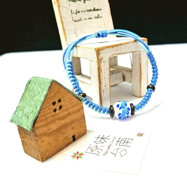 琉璃珠手鍊金剛結系列-Glass Beads Bracelet 白色孔雀月牙之珠 琉璃珠手鍊金剛結系列-Glass Beads Bracelet 白色孔雀月牙之珠