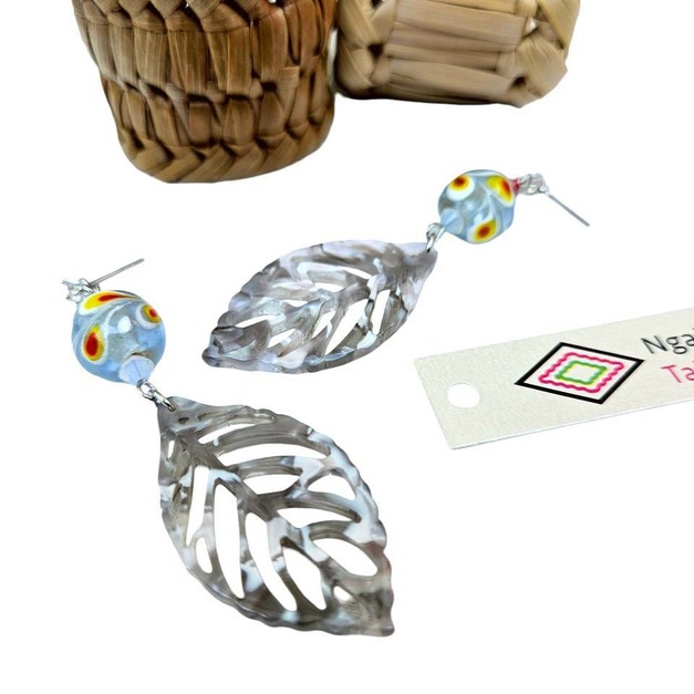 琉璃珠葉子系列耳環-Glass Beads Earrings 透明孔雀之珠 琉璃珠葉子系列耳環-Glass Beads Earrings 透明孔雀之珠