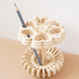 【itenon】木作花型筆架 【itenon】木作花型筆架