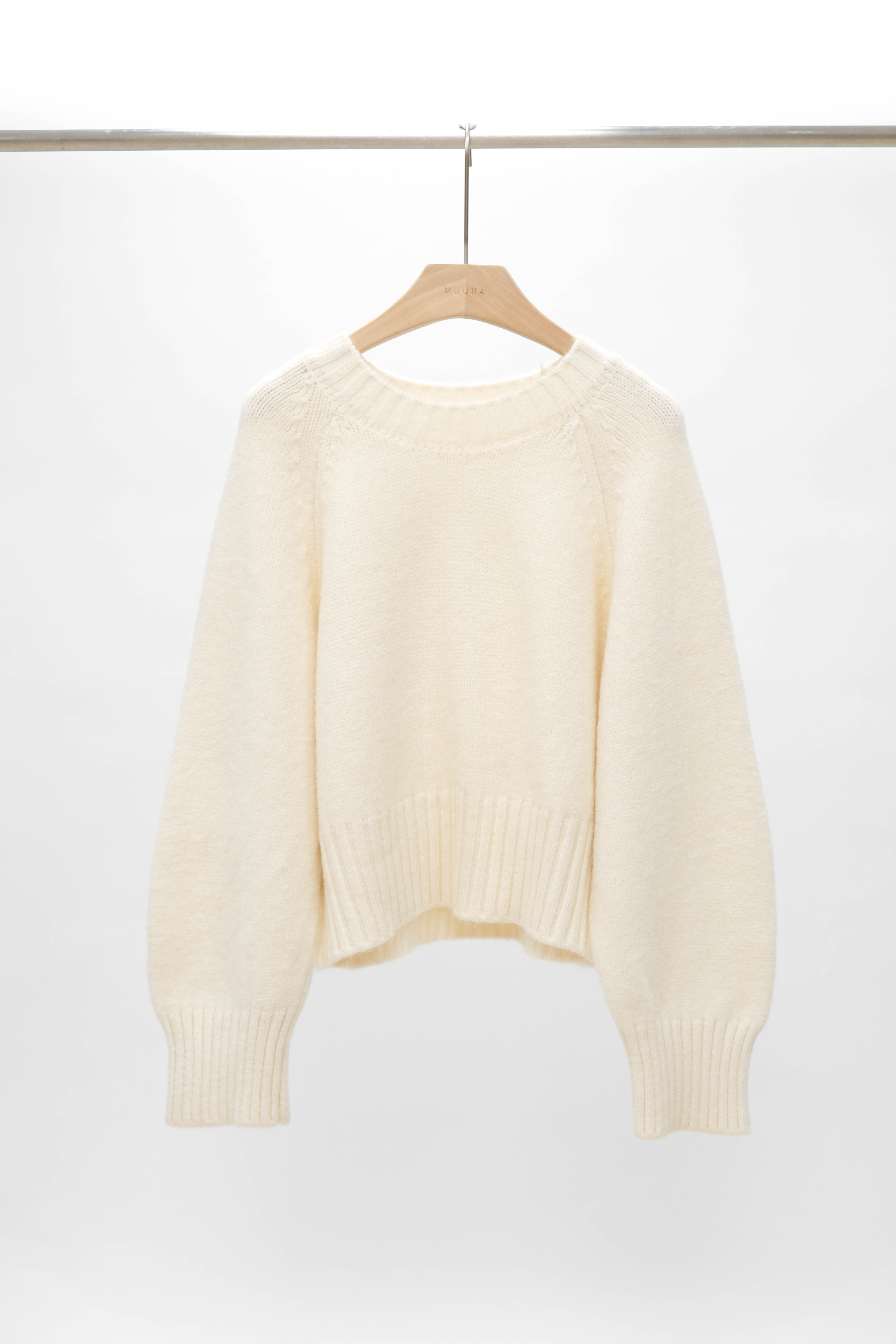 澎袖落肩微短版毛衣 澎袖落肩微短版毛衣