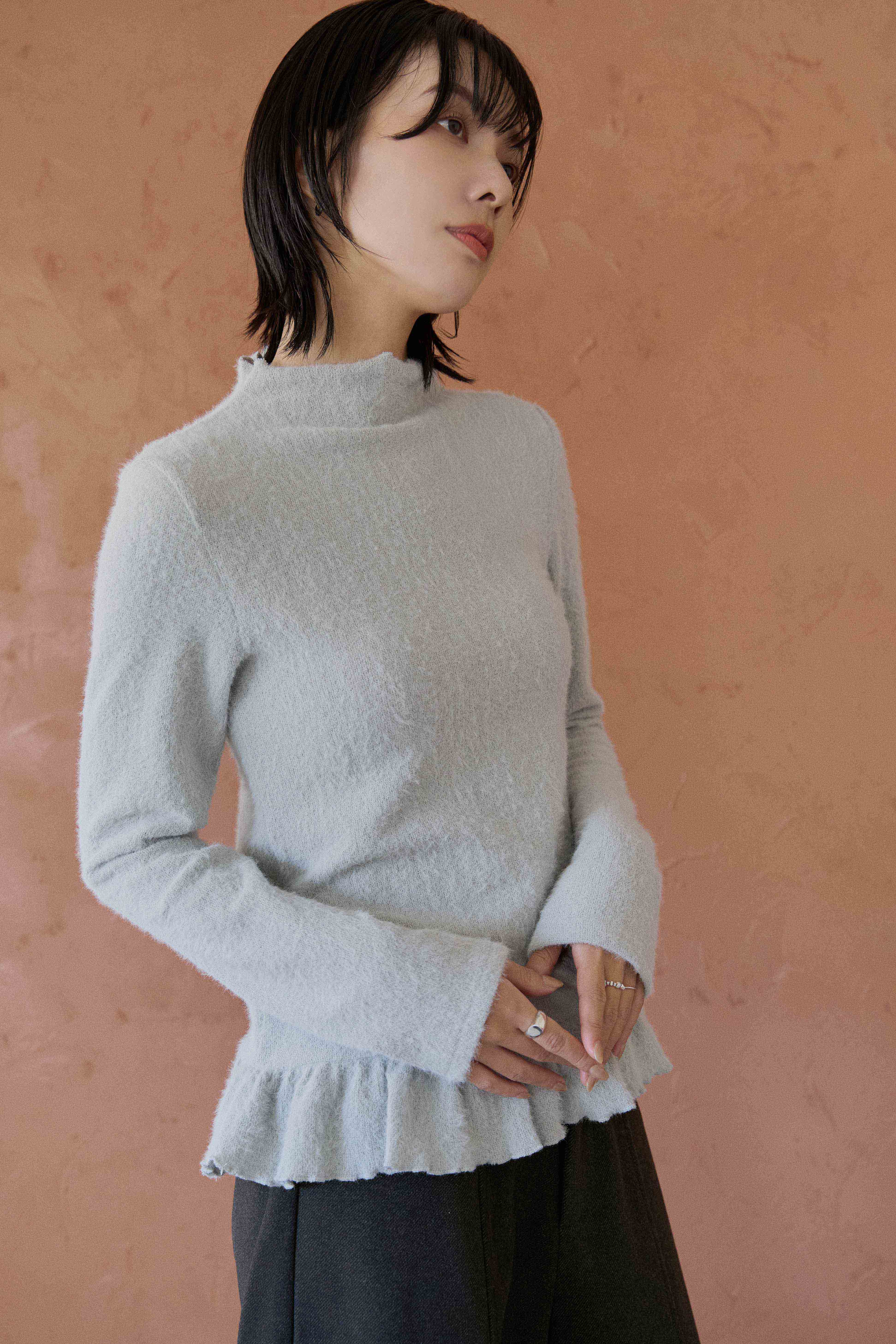 荷葉下擺毛毛針織衣 荷葉下擺毛毛針織衣