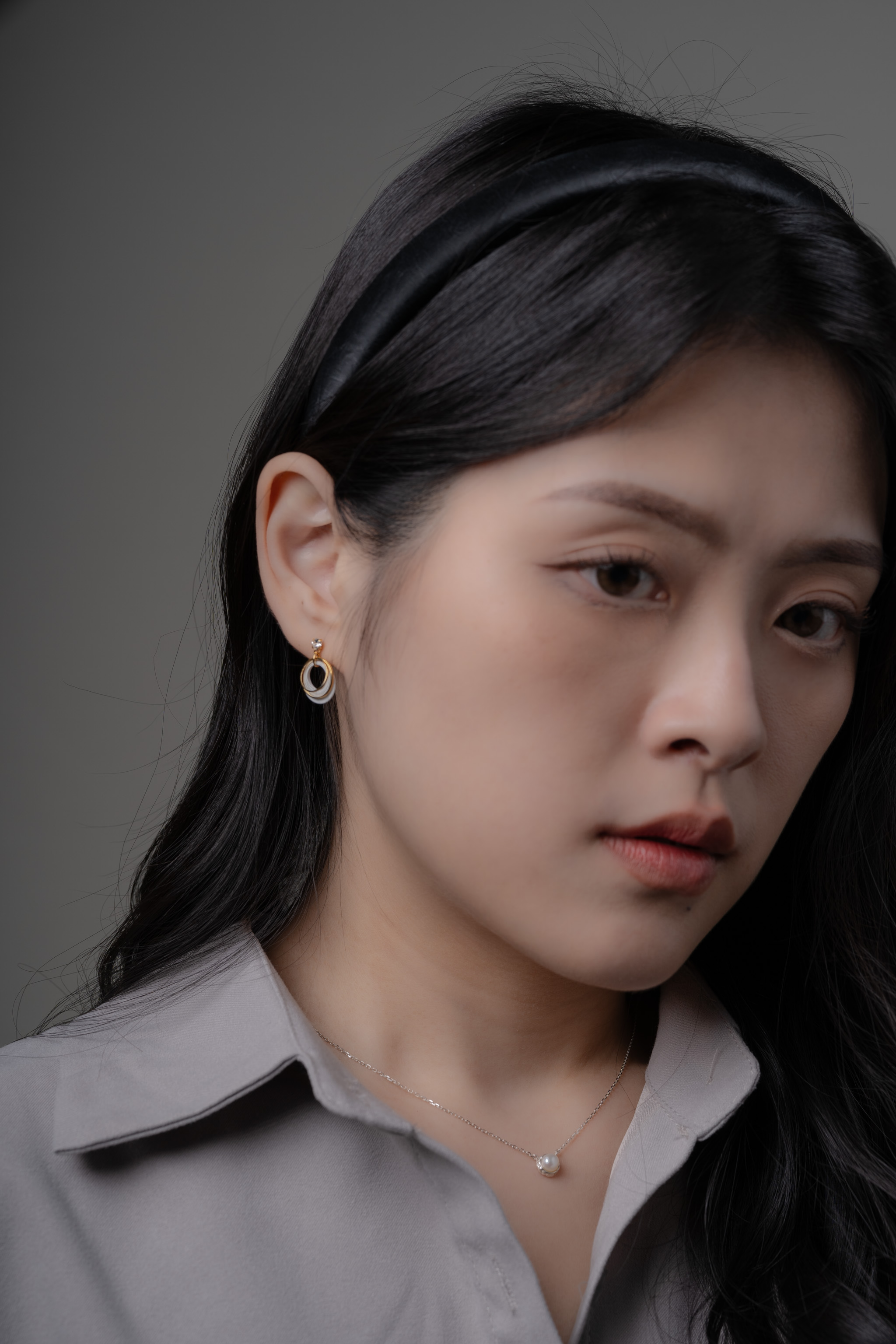 日本直送 | 鏤空堆疊圈圈.U型耳夾 - 白色/黑色