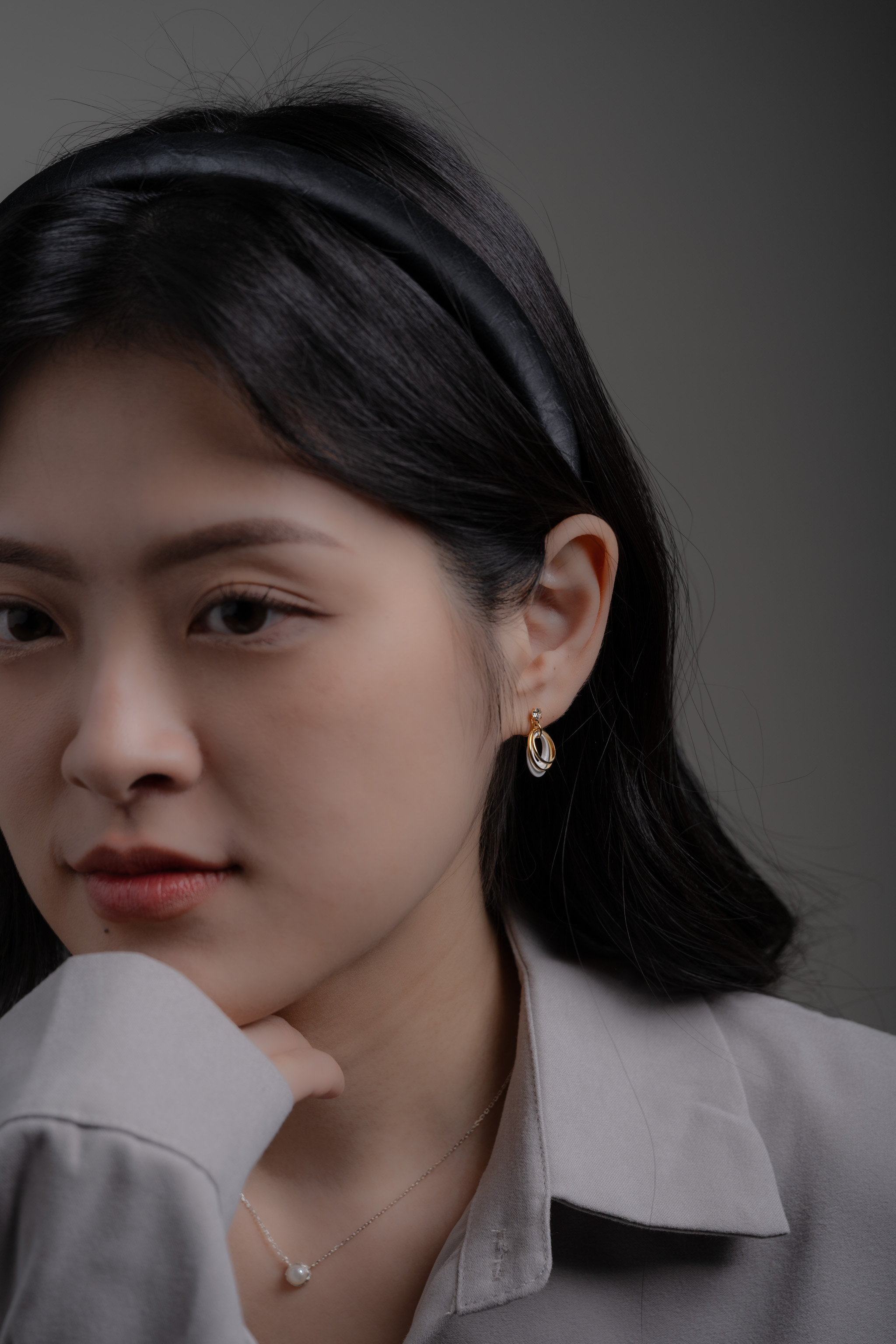 日本直送 | 鏤空堆疊圈圈.U型耳夾 - 白色/黑色