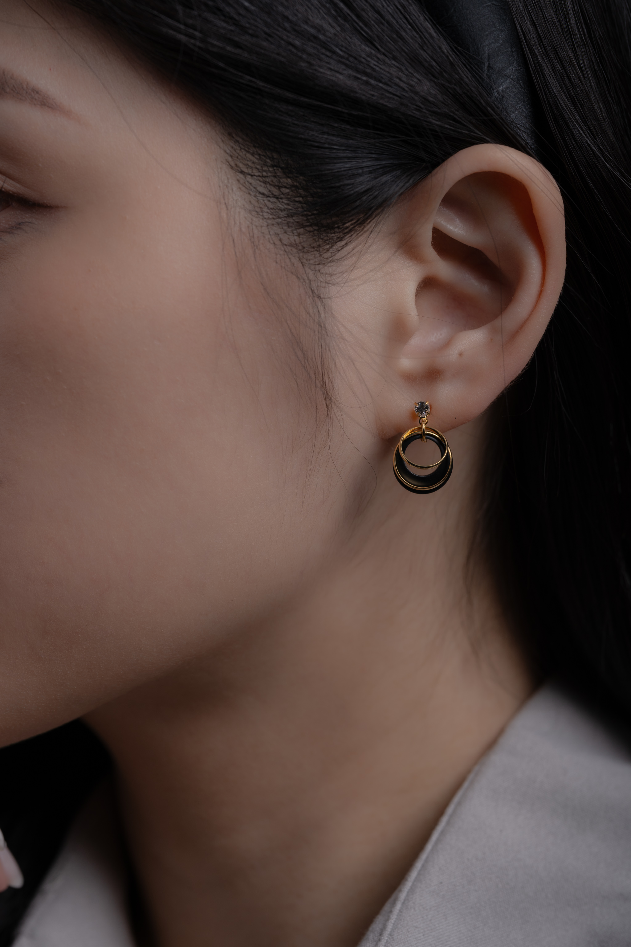 日本直送 | 鏤空堆疊圈圈.U型耳夾 - 白色/黑色