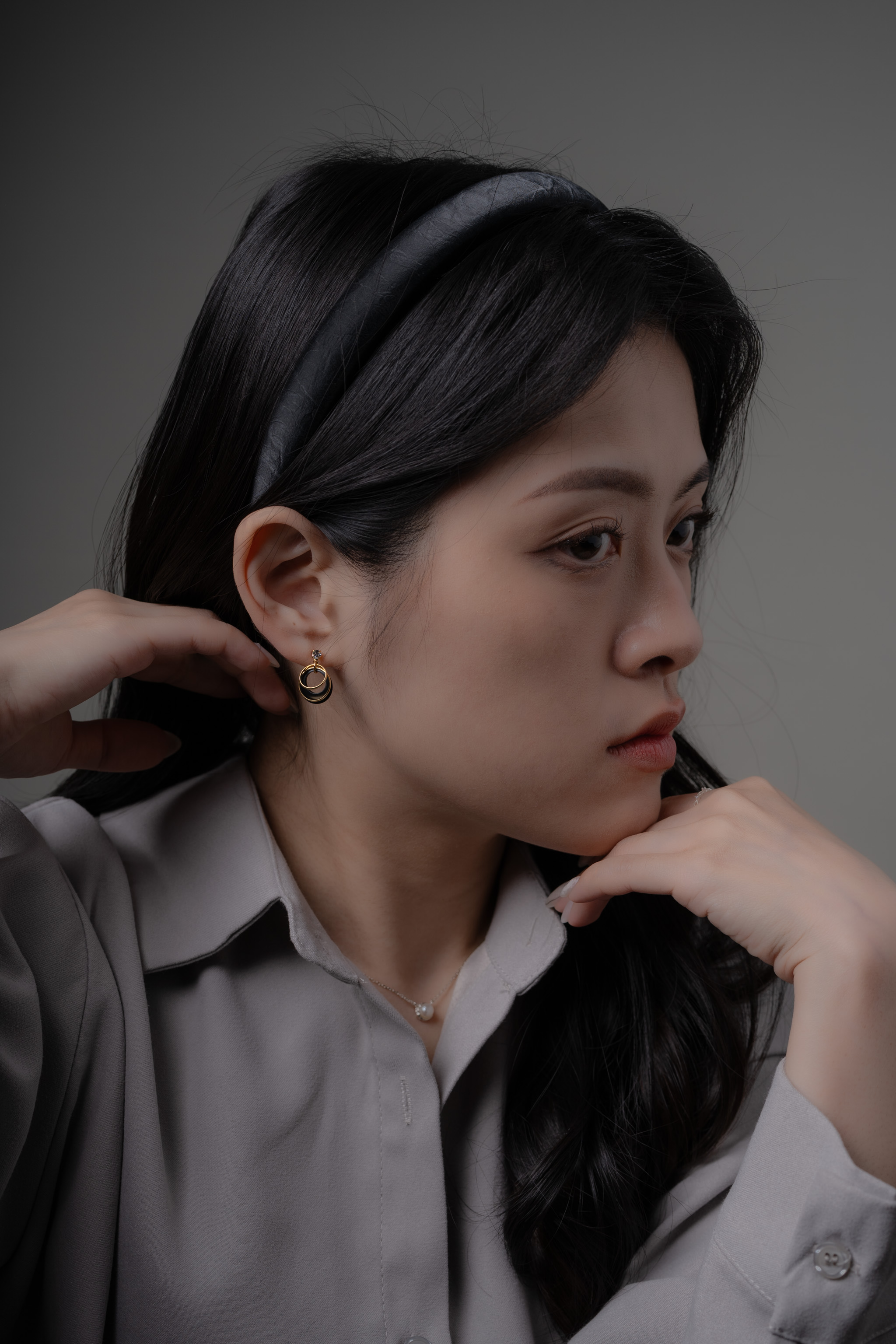 日本直送 | 鏤空堆疊圈圈.U型耳夾 - 白色/黑色