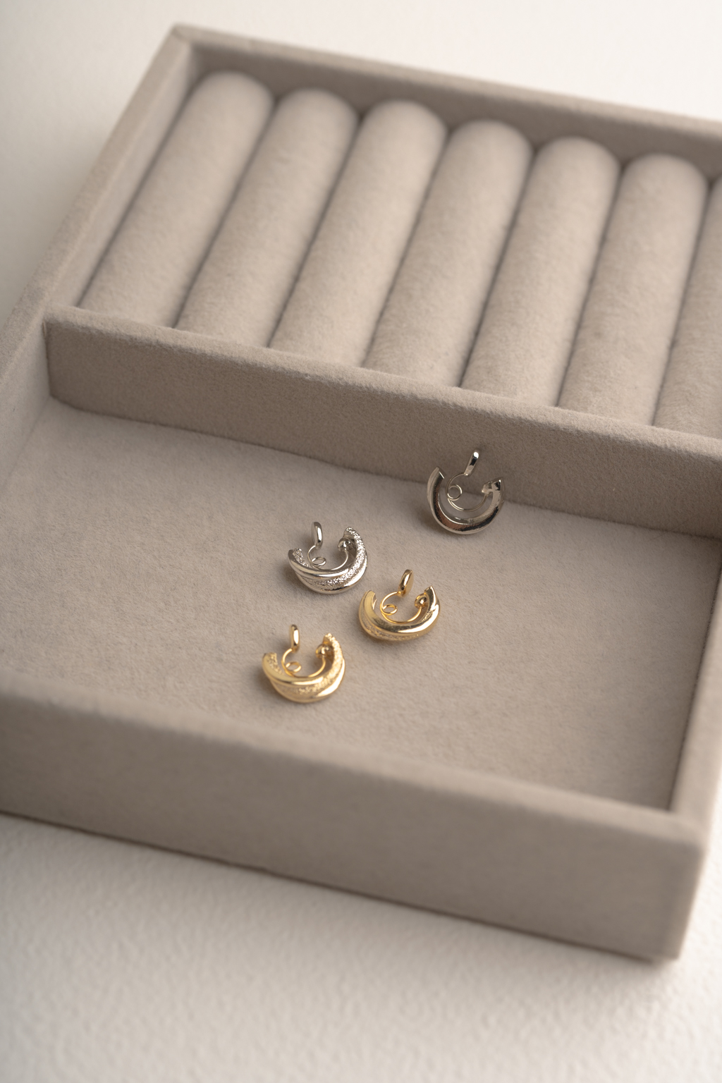 日本直送 | 交錯磨砂線條耳圈.U型彈簧耳夾 - 銀色/金色