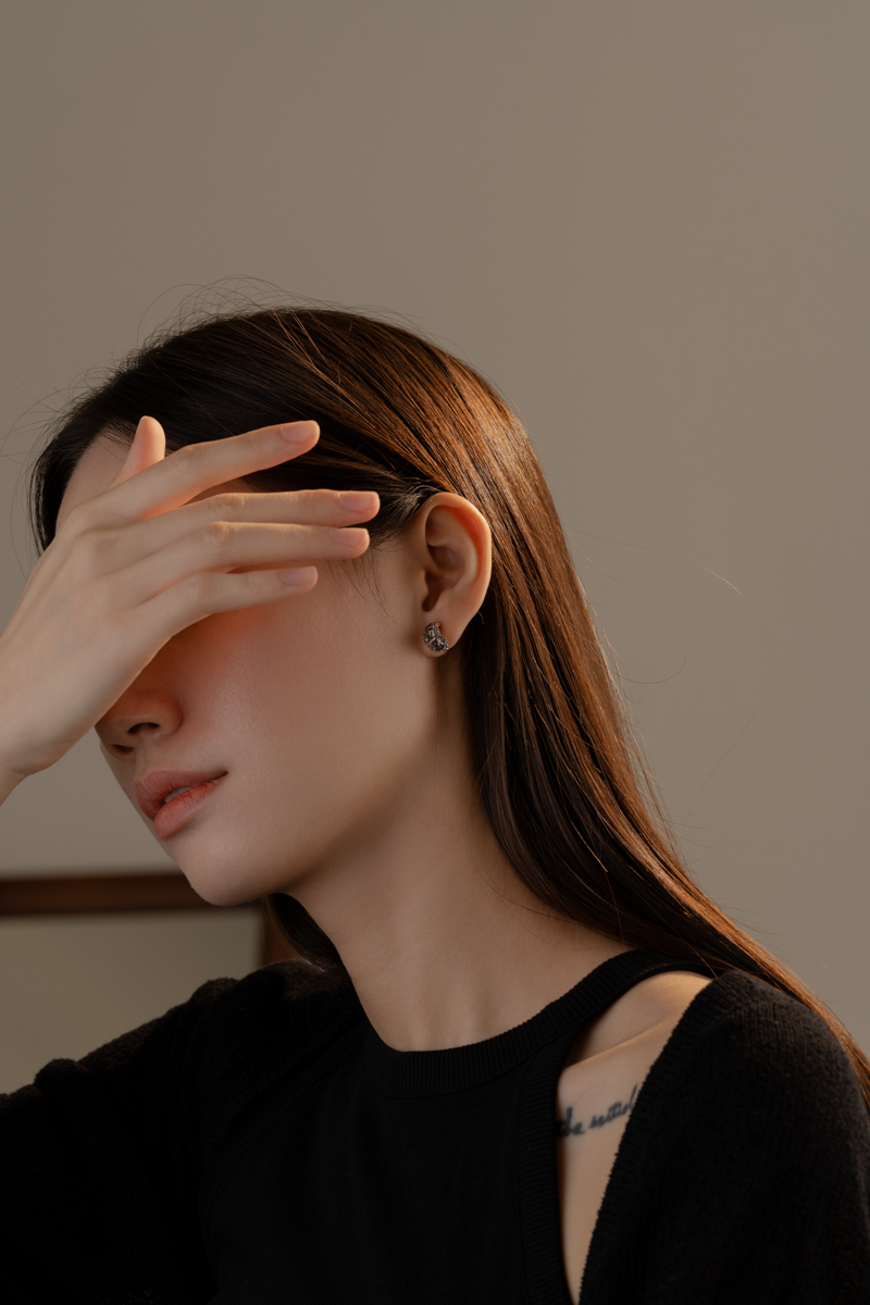 復古鑲邊滿鑽.蚊香盤耳夾- 金色