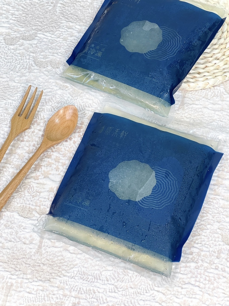 完全零添加的雞高湯,就連毛小孩都能喝,不用再買雞骨頭自己熬,也不會有廚餘,堪稱萬用雞高湯