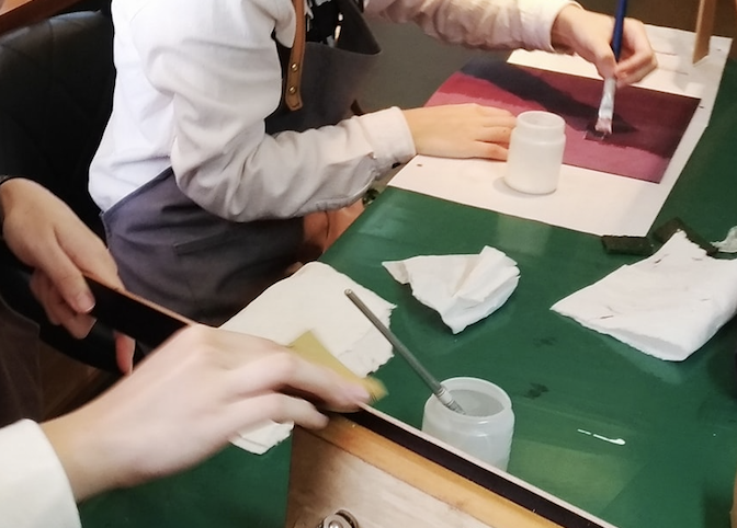 皮革手作課程學員實作過程