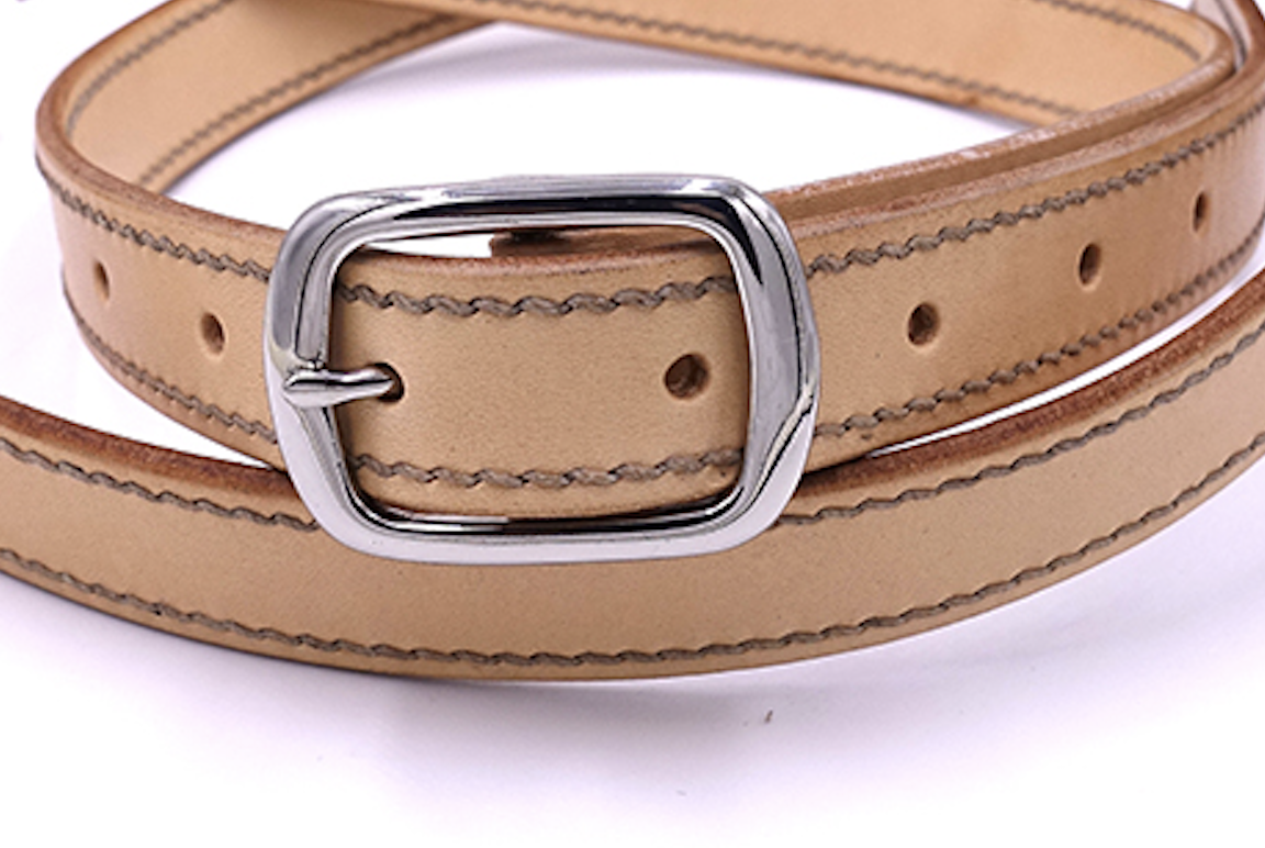 小班制皮革手作課程現場,學員專注完成個人作品