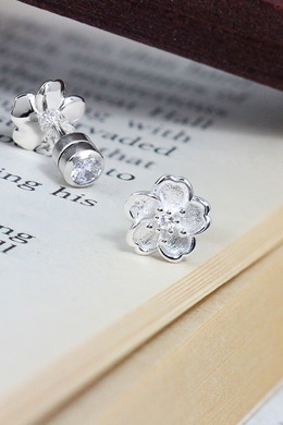 925純銀|柔雅梅花鎖式耳飾 EL0283 925純銀|柔雅梅花鎖式耳飾 EL0283
