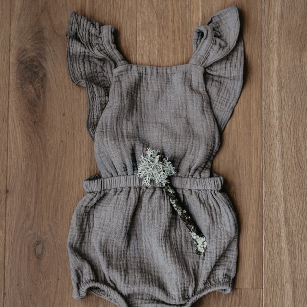 The Simple Folk- The Ruffle Romper 連身服 The Simple Folk- The Ruffle Romper 連身服