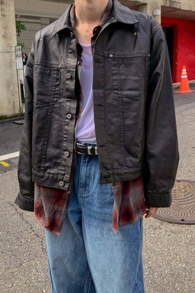 金屬卯釘光澤卡車司機皮革夾克 金屬卯釘光澤卡車司機皮革夾克