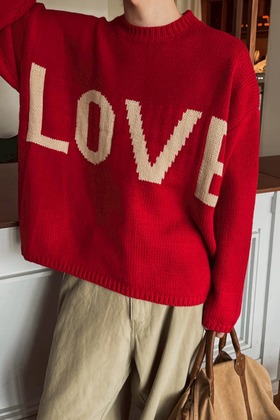 Love刻字短寬圓領粗針織毛衣 Love刻字短寬圓領粗針織毛衣