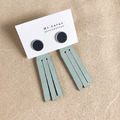 皮革耳環│圓框8號作品#10|流蘇款|深藍搭薄荷綠(可改夾) 皮革耳環│圓框8號作品#10|流蘇款|深藍搭薄荷綠(可改夾)
