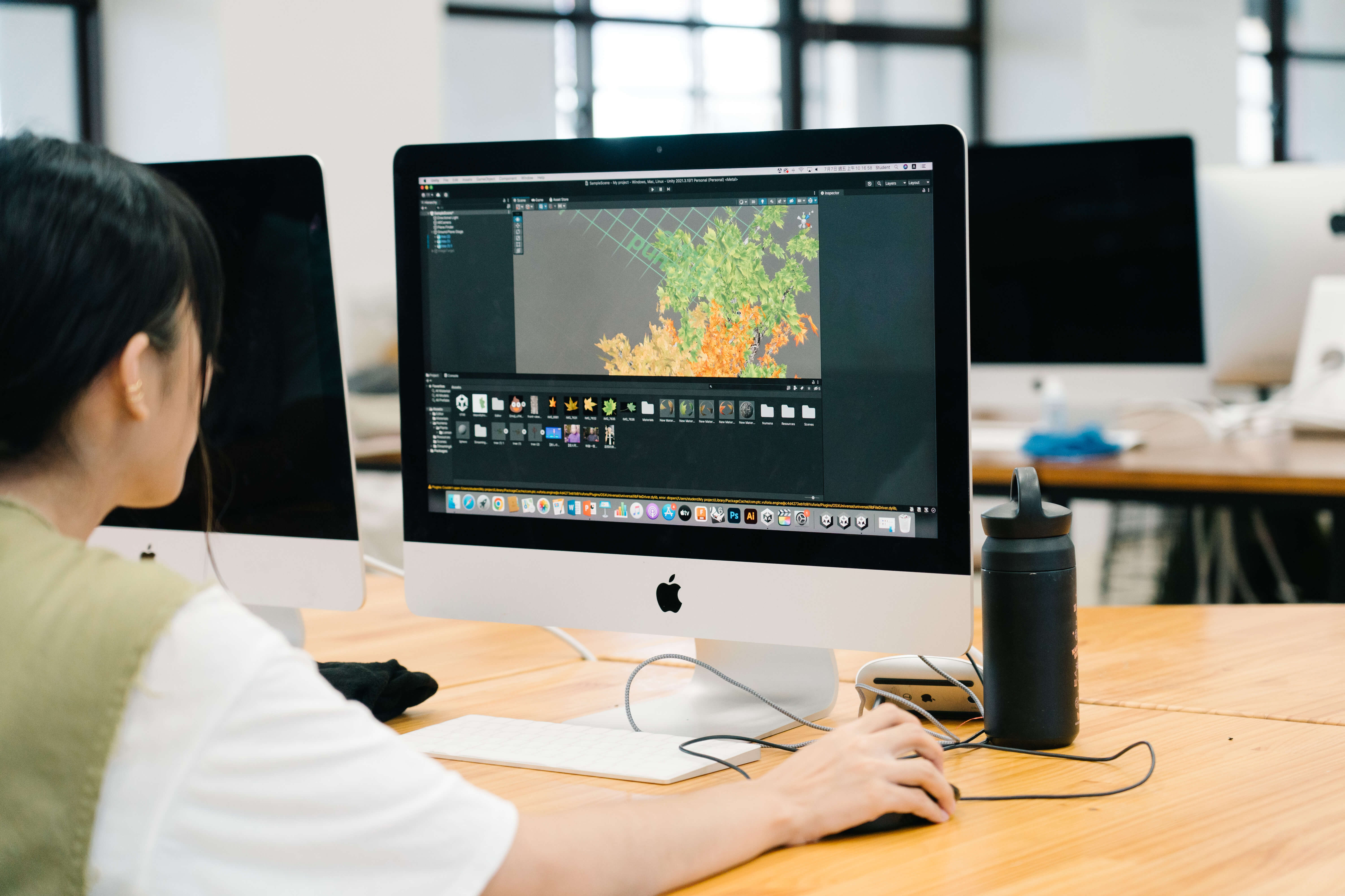 學生使用 iMac