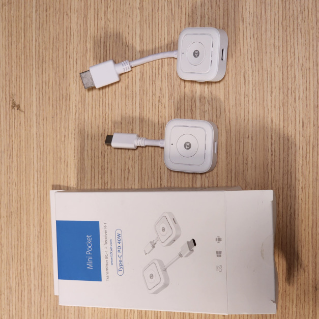 ezcast mini pocket. smartphone USB-C transmitter & wireless HDMI recevier ezcast mini pocket. smartphone USB-C transmitter & wireless HDMI recevier
