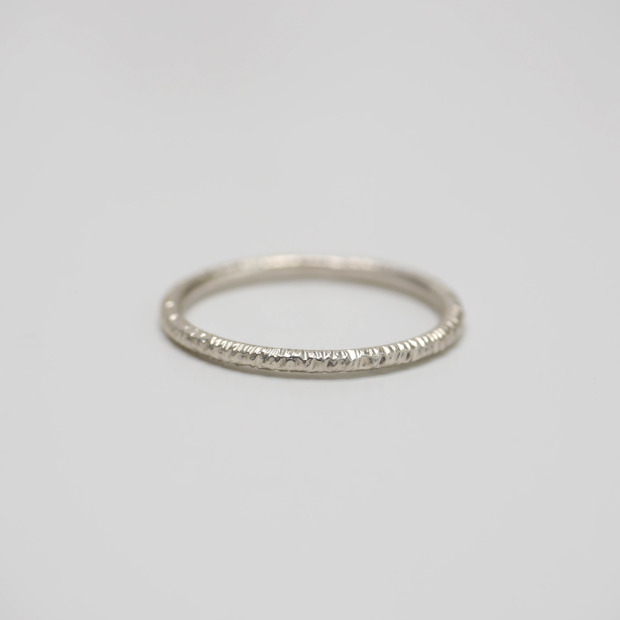 圓之鑿鑿 - 極細尾戒線戒 手工鑿敲純銀戒指