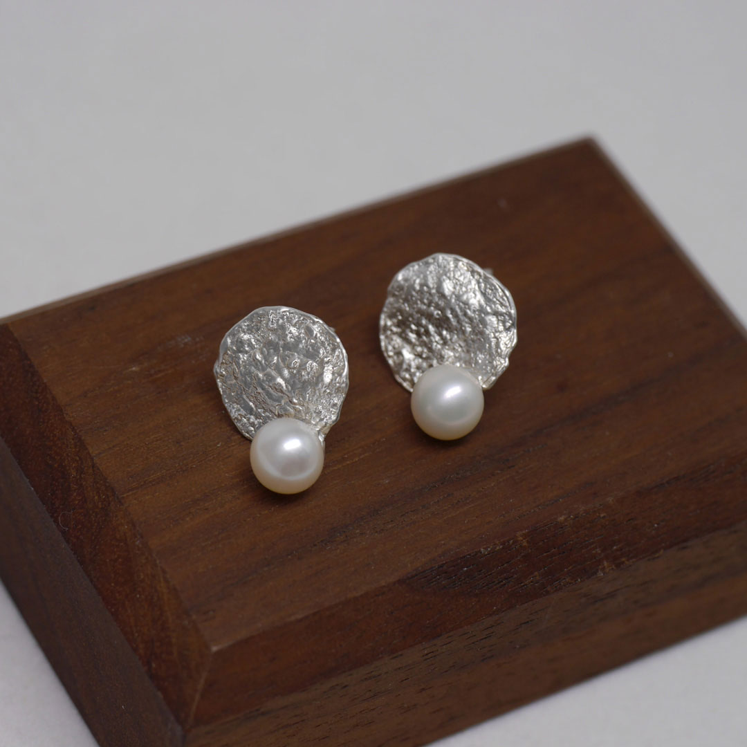 岩紋圓片珍珠耳環