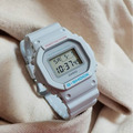 CASIO G-SHOCK 夏季亮色,霧灰,運動潮流錶 DW-5600SC-8DR_3 CASIO G-SHOCK 夏季亮色,霧灰,運動潮流錶 DW-5600SC-8DR_3